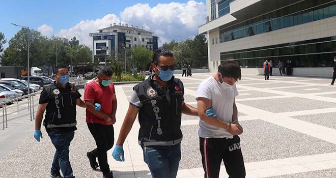  520 gram esrarla yakalanan 3 kişi adliyeye sevk edildi