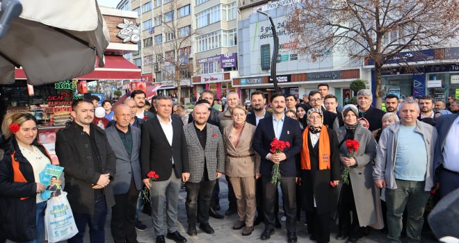  AK Parti Ellerinde Karanfille Tam Kadro Sahada  