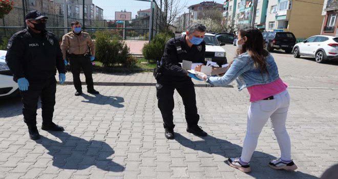  Vatandaşların alkış ve pastayla karşıladığı ekipler duygulu anlar yaşadı