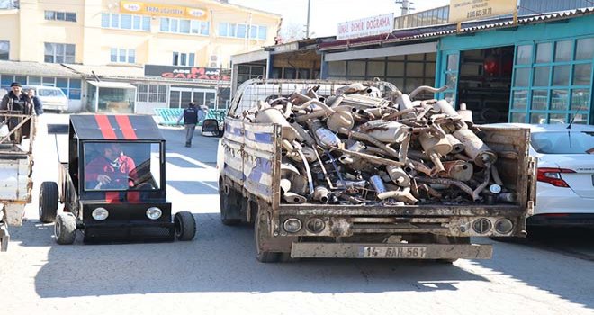 2 bin lira harcadığı otomobilini güle güle kullanıyor 