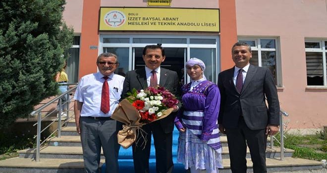 48 Okul Birincisi Ödüllendirildi  