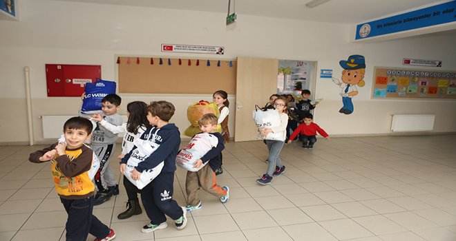 50. Yıl İzzet Baysal İlkokulu öğrencilerinden örnek davranış