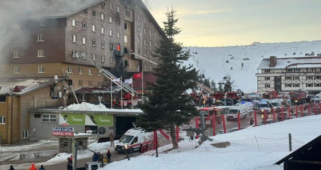 Adalet Bakanı Yılmaz Tunç: 'Yangınla ilgili Bolu Cumhuriyet Başsavcılığı tarafından adli soruşturma başlatılmış olup, 6 Cumhuriyet savcısı görevlendirilmiştir. Ayrıca 5 kişilik bilirkişi heyeti oluşturulmuştur.'