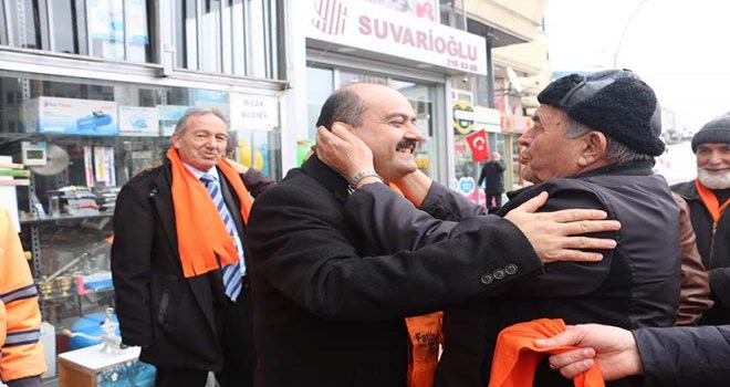 AK PARTİ’DEN İZZET BAYSAL CADDESİ’NDE GÖVDE GÖSTERİSİ