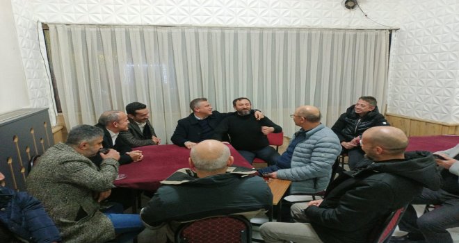 AK PARTİLİLER GÖNÜL SOFRASI’NDA AİLELERE MİSAFİR OLUYOR