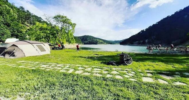 Ankaralı motorcular Sünnet Gölü’ne kamp kurdu