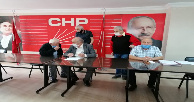 Başkan Karsu yönetim kurulu üyelerine teker teker teşekkür etti