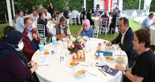 Başkan Özcan apartman ve site görevlileri ile bir araya geldi