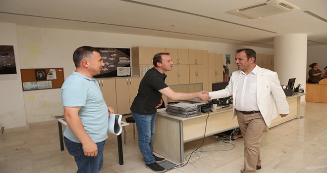 Başkan Özcan personelle bayramlaştı