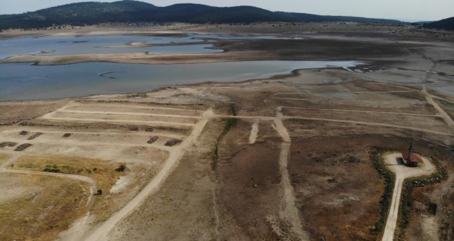 Batı Karadeniz’in en büyük yapay gölünde suyun yüzde 90’ı çekildi