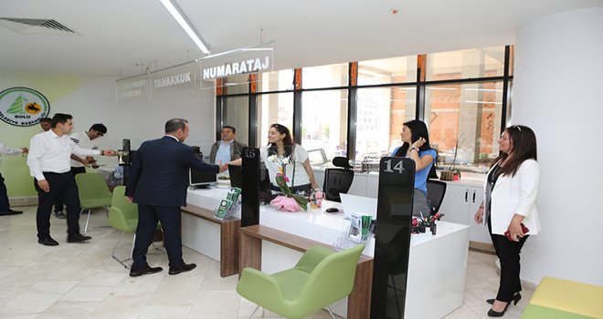 Belediye Başkanı Özcan personelle bayramlaştı