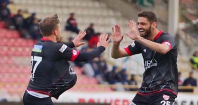 Bir dargın bir barışık!