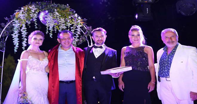 Bir yastıkta kocayın.....