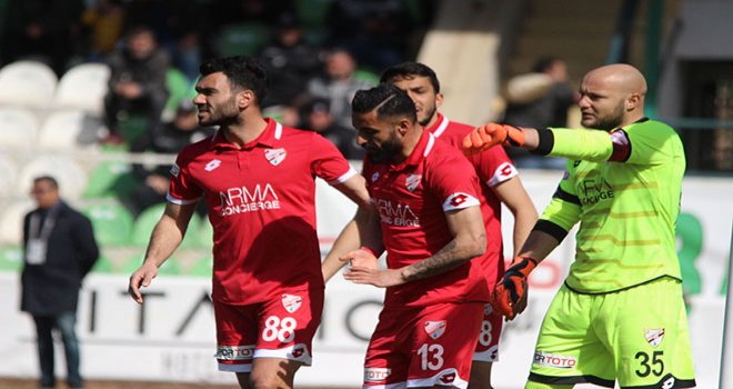 BİZE YİNE HÜSRAN YİNE HASRET VAR!....