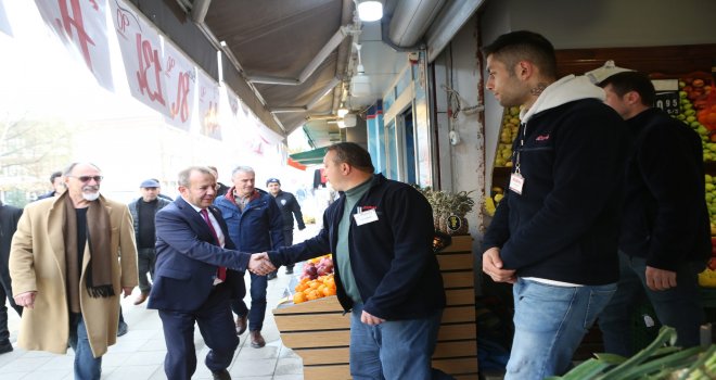 Bolu Belediye Başkanı Tanju Özcan, Gölyaka’da depremzedeleri ziyaret etti