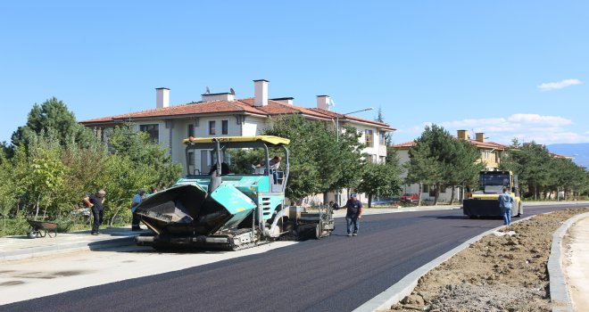 Bolu Belediyesi asfalt atağında hız kesmiyor....