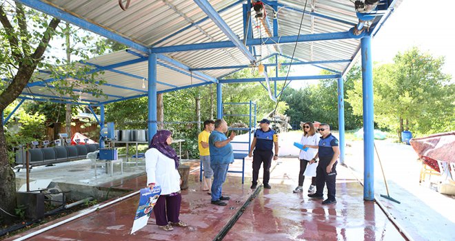 Bolu Belediyesi ekipleri hayvan pazarı ve kurban kesim merkezlerini denetledi