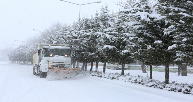 Bolu Belediyesi karla mücadele için tüm imkanlarını seferber etti