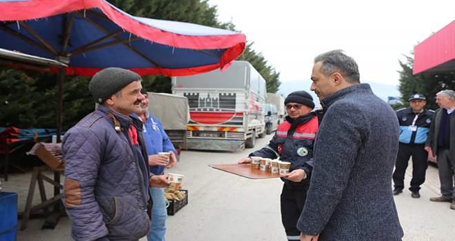 Bolu Belediyesi pazar esnafının içini ısıttı