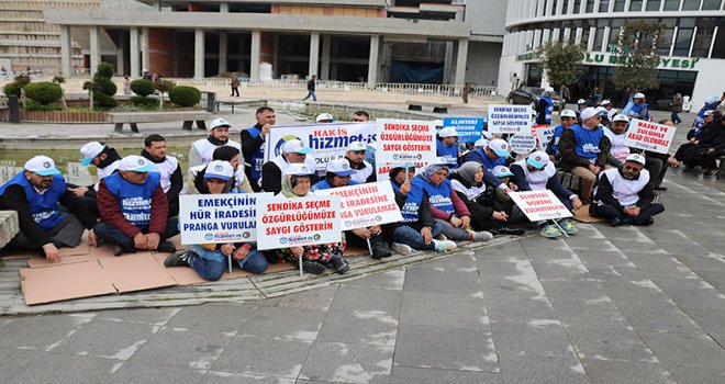 Bolu Belediyesi’nde işten çıkarılan işçiler oturma eylemi yaptı