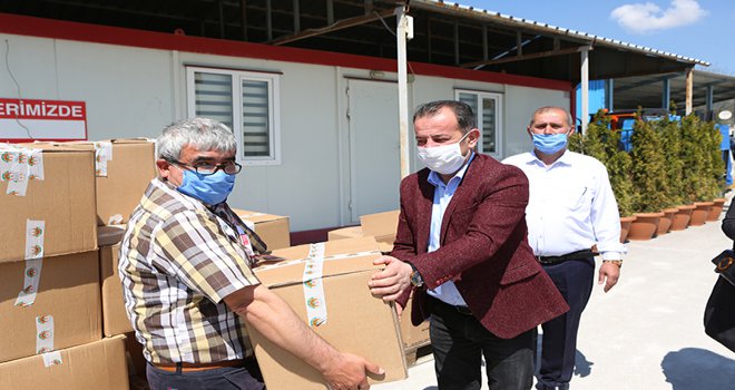 Bolu Belediyesi’nden çalışan işçilerine Ramazan kolisi