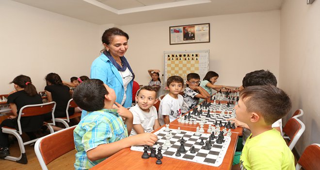 Bolu Belediyesi’nden ücretsiz satranç kursu