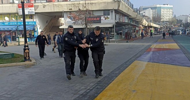 Bolu Belediyesi’ni birbirine katan saldırgan gözaltına alındı
