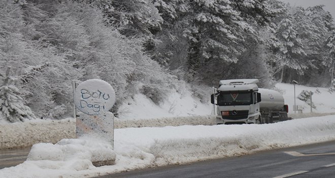 Bolu Dağı’nda hafif kar ve sis…