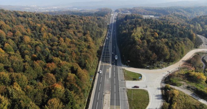 Bolu Dağı’nda orman denizini andıran rengarenk ağaçlar havadan görüntülendi