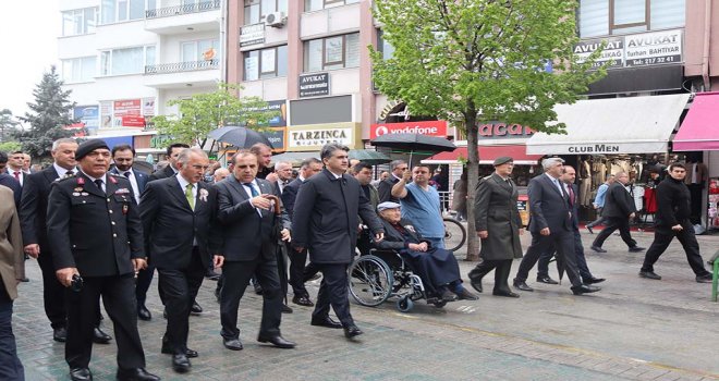Bolu, İzzet Babasına şükranlarını sundu……..
