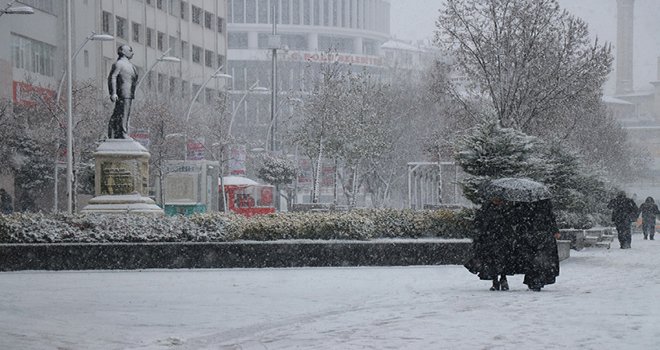 Bolu kent merkezi karla kaplandı.....