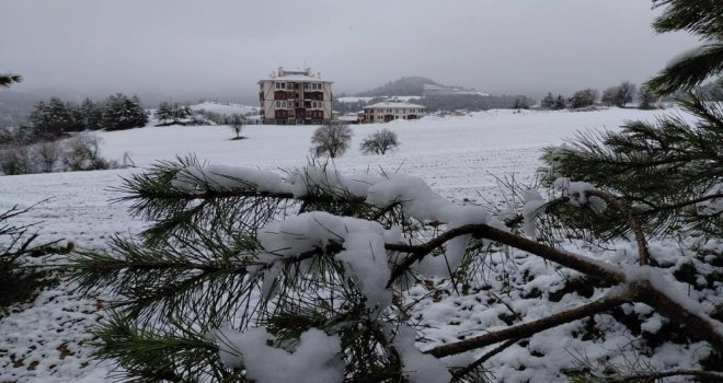 Bolu martta yağan karla beyaza büründü