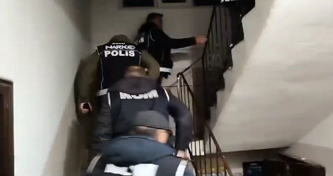 Bolu'da 16 kaçak göçmen yakalandı.......