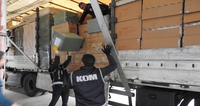 Bolu’da, 2 milyonluk kaçak elektronik cihaz operasyonu