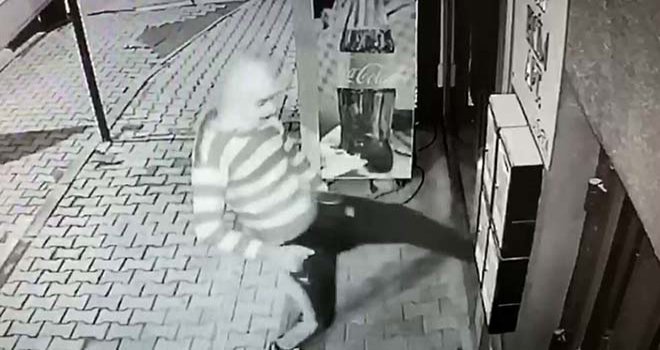 Bolu’da 3 marketi soyan hırsız güvenlik kameralarına yakalandı....