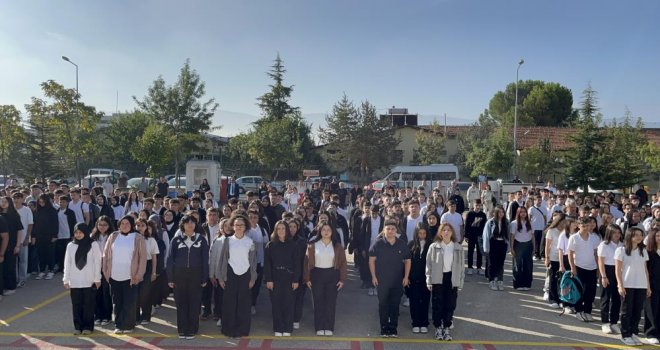 Bolu'da 50 bine yakın öğrenci ders başı yaptı....