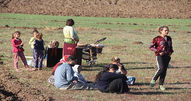 Bolu’da, aynı aileye ait 3 ev alev alev yandı