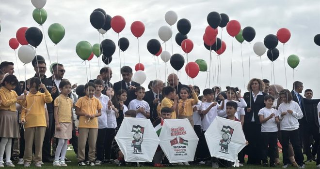 Bolu'da binlerce öğrenci Gazzeli çocuklar için yürüdü: Gökyüzüne umut uçurdular