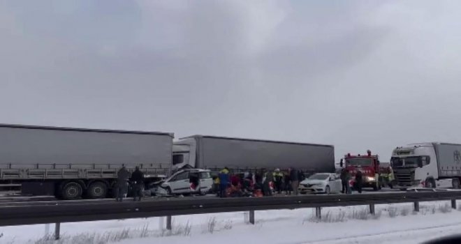 Bolu'da büyük trafik kazası, Ankara istikametine TEM otoyolu trafiğe kapandı