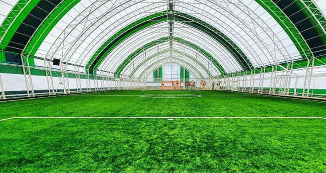 Bolu’da halı saha ve yüzme havuzları açıldı