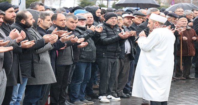 Bolu’da, İdlib şehitleri için gıyabi cenaze namazı kılındı