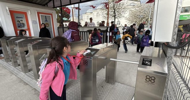 Bolu'da ilkokulda ‘kartlı turnike’ sistemi beğeni topluyor
