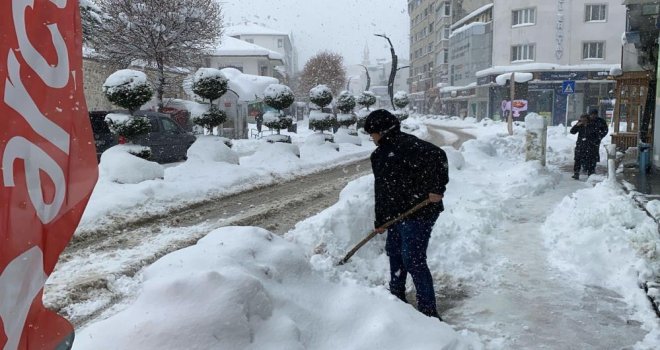 Bolu'da kar kürekleri ‘yok’sattı