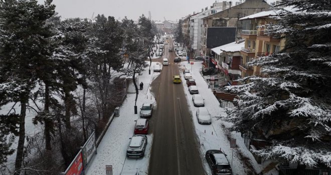 Bolu'da kar yağışı sürüyor: Kış güzelliği havadan görüntülendi.....