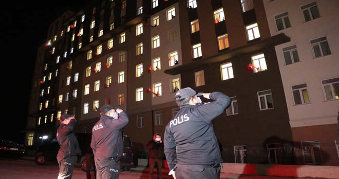 Bolu’da karantina altında 23 Nisan kutlaması