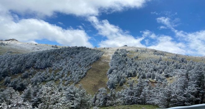 Bolu’da mayıs ortasında yağan kar hayrete düşürdü: 'Normal değil'