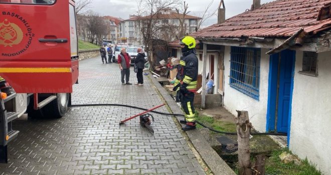 Bolu’da metruk evde yangın paniği……