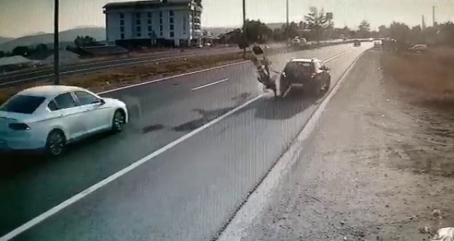 Bolu’da otomobile çarpan motosikletin sürücüsü ağır yaralandı