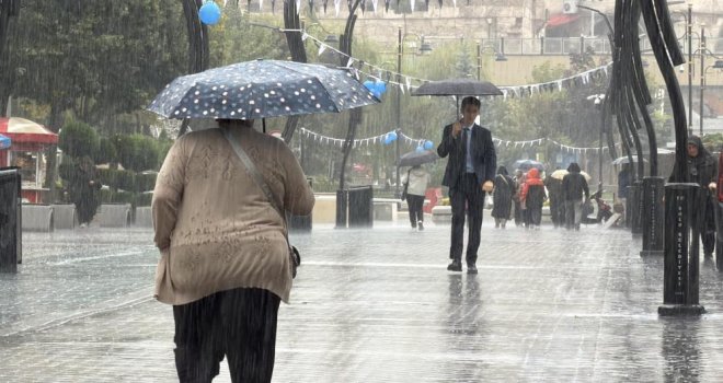 Bolu'da sağanak yağış hayatı olumsuz etkiliyor………