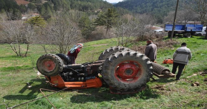 Bolu’da traktör devrildi: Dede öldü, torunu yaralandı....